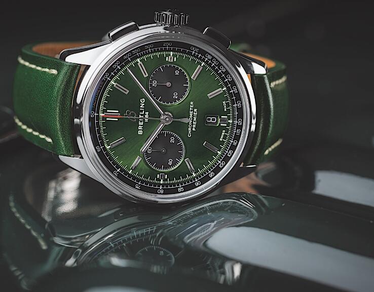 Swiss-made reproduction watches are fashionable in green.